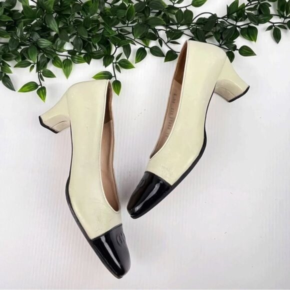 Salvatore Ferragamo Leather Creme &Black Color block Heel pumps 8.5 - Picture 9 of 9